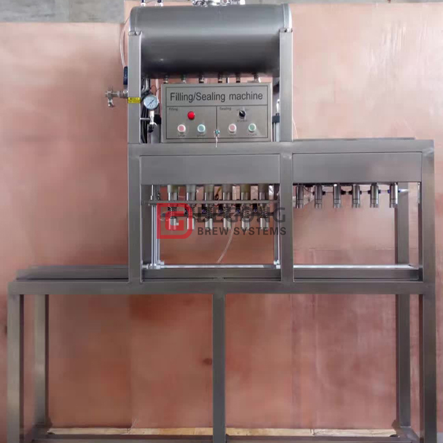 Kleine automatische 6 Köpfe Bierabfüllmaschine Glasflaschenfüll- und Verschließsystem