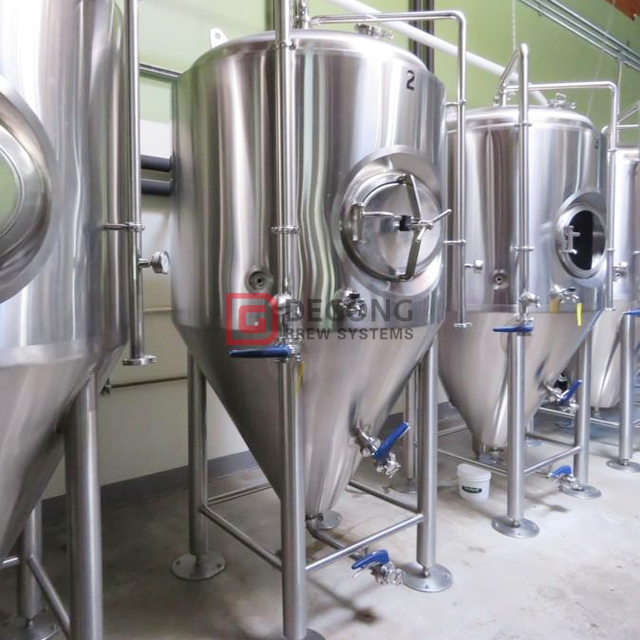 1000L Vertikaler Edelstahl Isolierter oberer / seitlicher Schachtkühlmantel Biergärungstank Brauereisystem